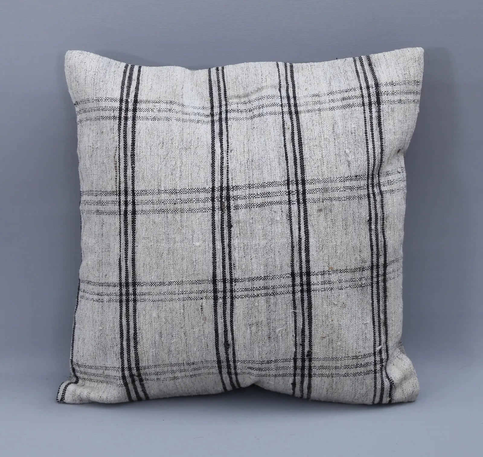 RC 27302 1 WHITE PILLOWS